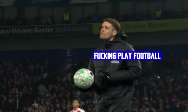 开云体育官网视频直播-当面回击！赫尔泽勒爆粗催促阿森纳发球，因卡皮耶示意其闭嘴🤫