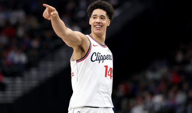 开云体育官网视频直播-卢：尼德豪泽的防守能改变比赛 他接下来需多投篮&amp;多参与挡拆外弹