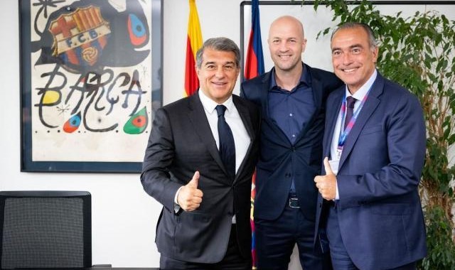 深足官宣小克鲁伊夫卸任前往巴萨任职 卡洛斯接任